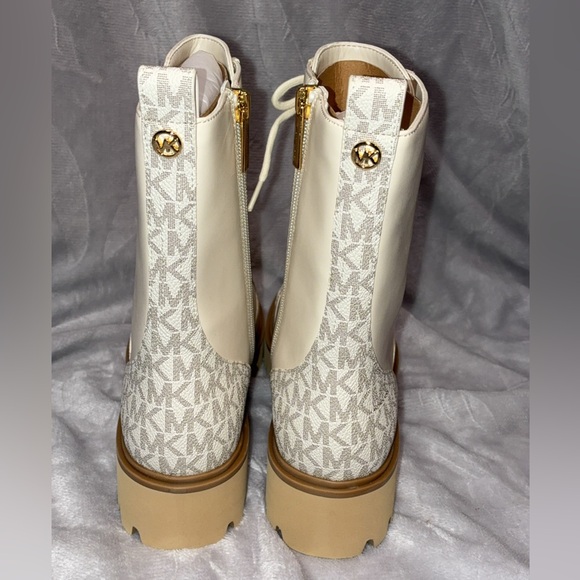 Michael Kors Signature Combat Boots in Vanilla, Women’s Size 8, New in Box - Picture 5 of 9